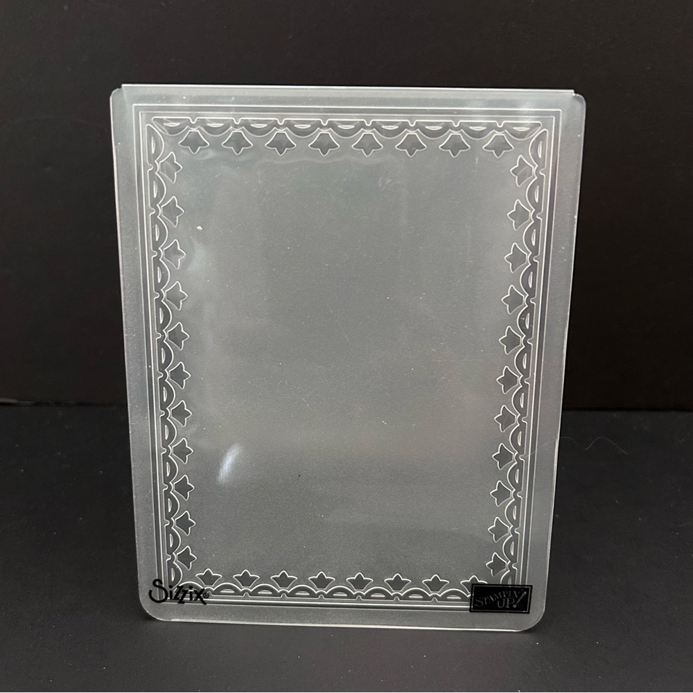 Stampin’ Up! 4” x 6” Textured Impression embossing folder - FRAMED TULIP
